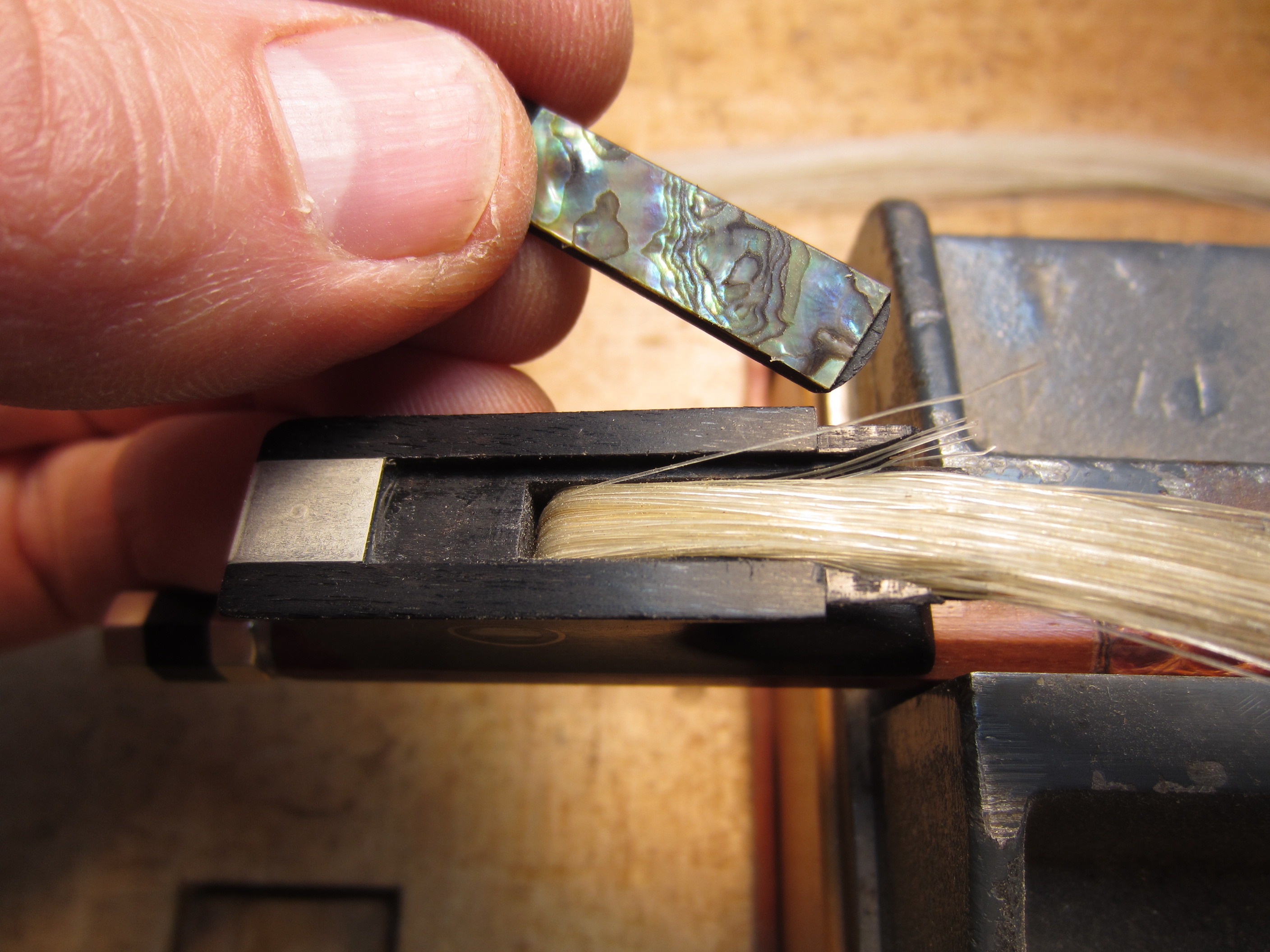 Perfervid Knogle Stirre Horsehair and Wood: Re-hairing a Violin Bow | Archive Blog